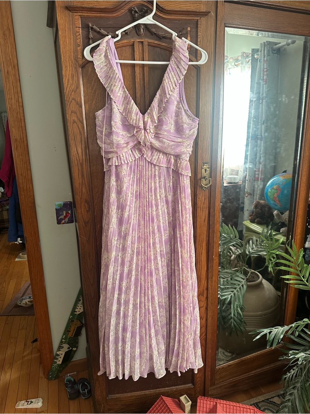 Astr Lavender Floral Pleated Maxi Dress